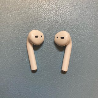 アップル(Apple)のairpods 両耳 イヤホンのみ(ヘッドフォン/イヤフォン)