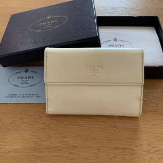 プラダ(PRADA)のPRADA 二つ折財布　ホワイト(財布)