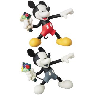 メディコムトイ(MEDICOM TOY)のVCD THROW MICKEY NORMAL Ver. & B/W Ver.(キャラクターグッズ)