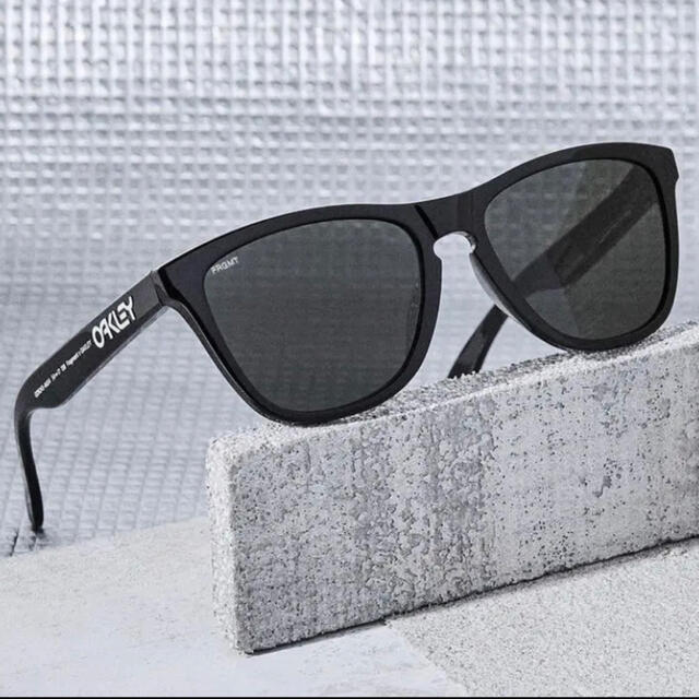 Oakley(オークリー)のOAKLEY × FRAGMENT FROGSKINS (A) メンズのファッション小物(サングラス/メガネ)の商品写真