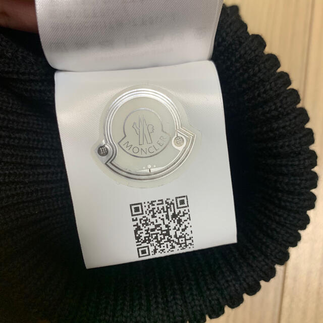 MONCLER(モンクレール)のMONCLER ニット帽　半額以下 レディースの帽子(ニット帽/ビーニー)の商品写真