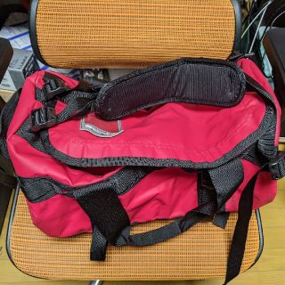 ザノースフェイス(THE NORTH FACE)のノースフェイス　BCダッフルバッグ　赤(ドラムバッグ)