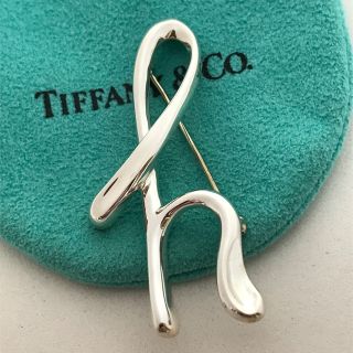 ティファニー(Tiffany & Co.)のTiffany イニシャルh ブローチ(ブローチ/コサージュ)