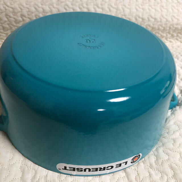 LE CREUSET(ルクルーゼ)のルクルーゼ　LE CREUSET ココット・ロンド 26cm カリビアンブルー インテリア/住まい/日用品のキッチン/食器(鍋/フライパン)の商品写真