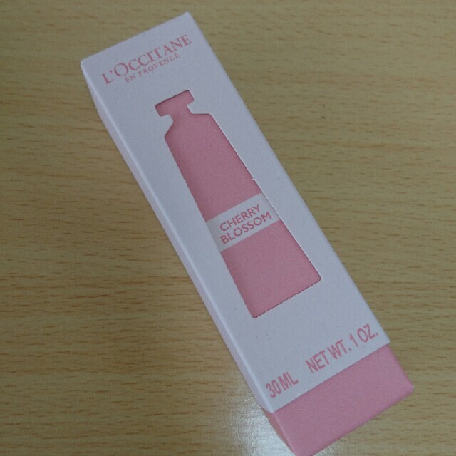 L'OCCITANE(ロクシタン)の【砂糖ちゃん様専用】【★新品・未使用★】ハンドクリーム(ロクシタン) コスメ/美容のボディケア(ハンドクリーム)の商品写真