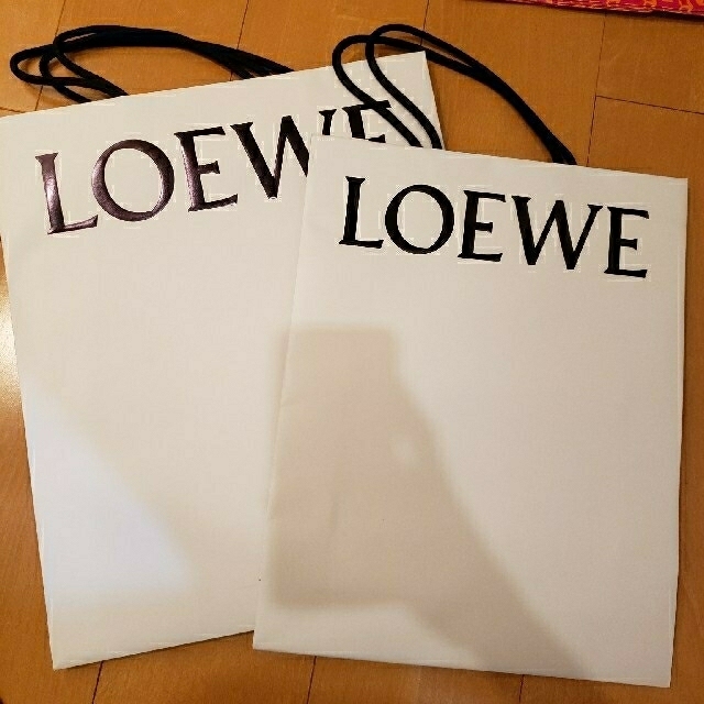 LOEWE(ロエベ)のみーごさま専用　ブランドショッパー　2枚セット レディースのバッグ(ショップ袋)の商品写真