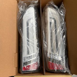 Valenti テールランプ　200系ハイエース(車種別パーツ)