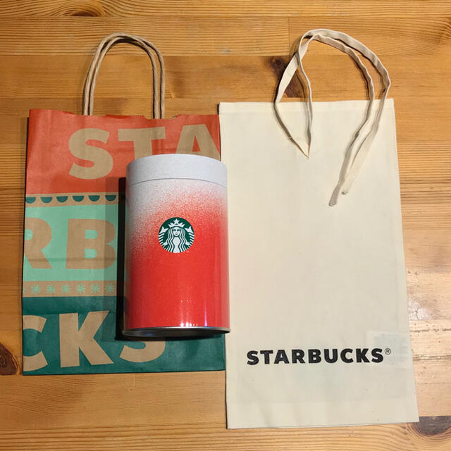 Starbucks Coffee(スターバックスコーヒー)の(新品未使用) スタバ キャニスター缶 ✖️布ギフト袋、紙袋ホリデー限定品 インテリア/住まい/日用品のキッチン/食器(容器)の商品写真