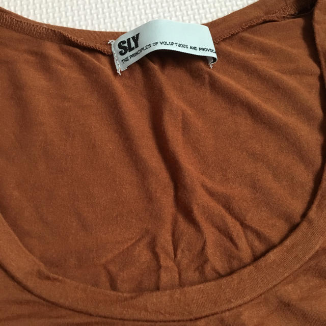 SLY(スライ)のTシャツ レディースのトップス(Tシャツ(半袖/袖なし))の商品写真