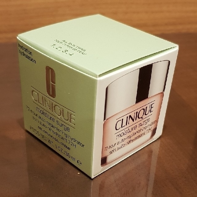 CLINIQUE モイスチャーサージ72ハイドレーター