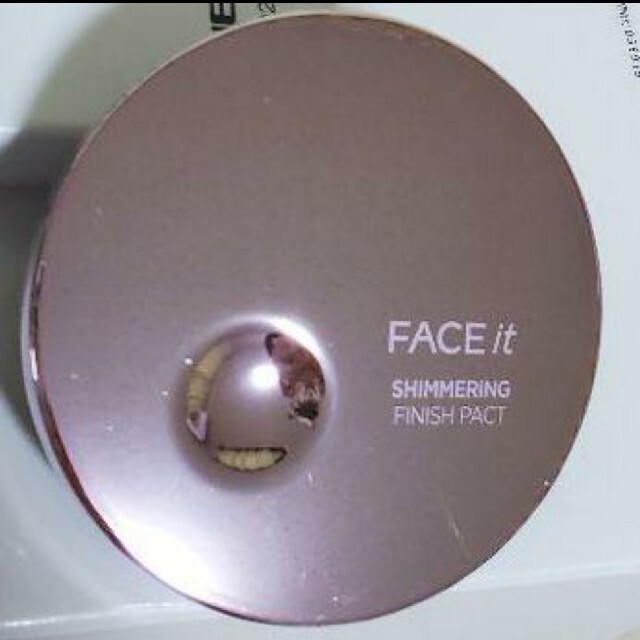 THE FACE SHOP(ザフェイスショップ)のTHE FACE SHOP FACEit シマーリング フィニッシュパクト 02 コスメ/美容のベースメイク/化粧品(フェイスカラー)の商品写真