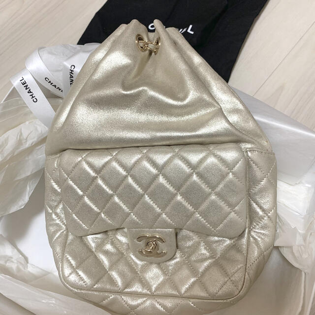 バッグCHANEL シャンパンゴールド　レザー　リュック