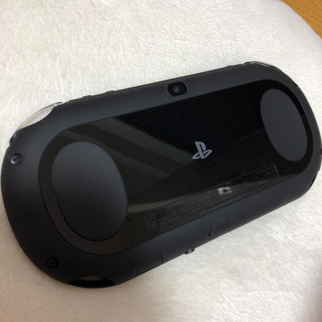 PlayStation Vita(プレイステーションヴィータ)のPlayStation®Vita（PCH-2000シリーズ） Wi-Fiモデル… エンタメ/ホビーのゲームソフト/ゲーム機本体(携帯用ゲーム機本体)の商品写真