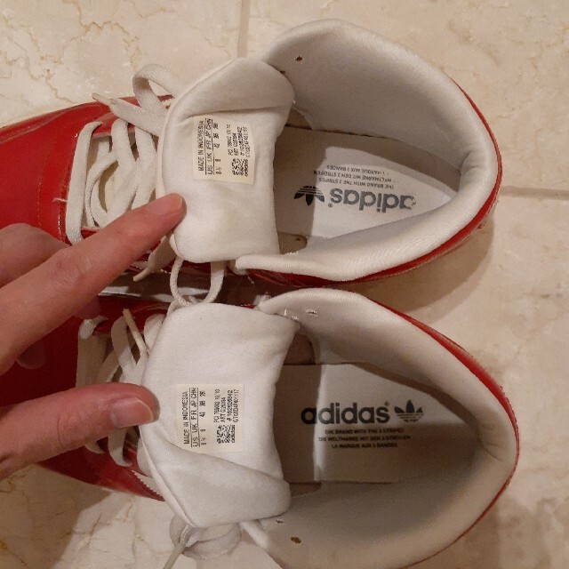 adidas(アディダス)のアディダス 降谷建志モデル 限定 赤 エナメル ハイカット スニーカー  メンズの靴/シューズ(スニーカー)の商品写真