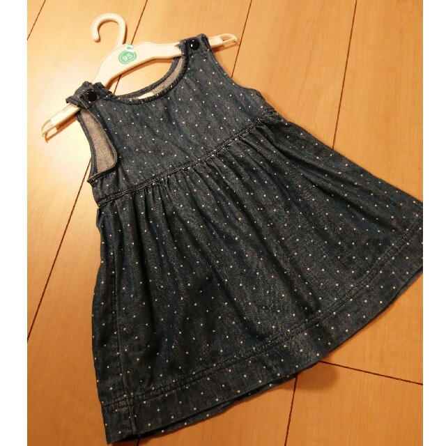 babyGAP(ベビーギャップ)のベビーGAP デニムワンピース 90 キッズ/ベビー/マタニティのキッズ服女の子用(90cm~)(ワンピース)の商品写真