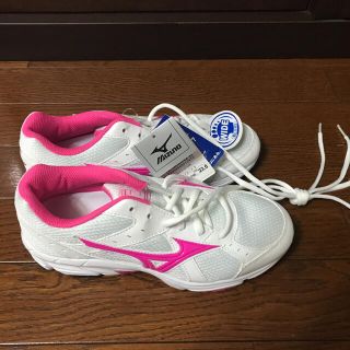 ミズノ(MIZUNO)の値引き新品レディースミズノ白スニーカー23センチ幅広(スニーカー)