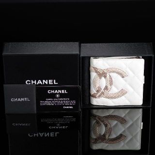 シャネル(CHANEL)のCHANEL カンボンライン二つ折り財布 A26720 ホワイト×パイソン限定 (財布)