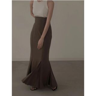 トゥデイフル(TODAYFUL)のlouren mermaid pleats skirt ブラウンSサイズ(ロングスカート)