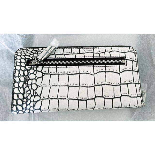 Belluna(ベルーナ)の本革クロコ型押しバニラホワイトシリーズ ラウンド財布 レディースのファッション小物(財布)の商品写真