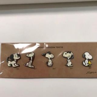 ピーナッツ(PEANUTS)のスヌーピー  ミュージアム　ピンズ　ピンバッジ　セット(バッジ/ピンバッジ)