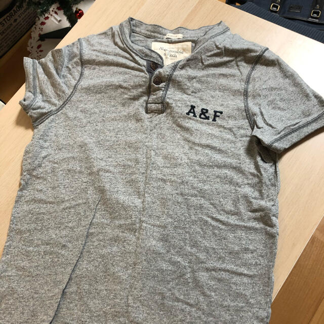 Abercrombie&Fitch(アバクロンビーアンドフィッチ)のアバクロのTシャツです メンズのトップス(Tシャツ/カットソー(半袖/袖なし))の商品写真