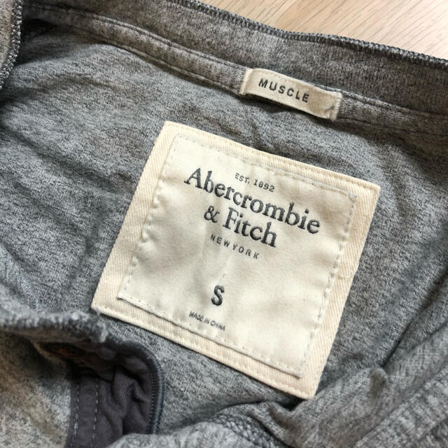 Abercrombie&Fitch(アバクロンビーアンドフィッチ)のアバクロのTシャツです メンズのトップス(Tシャツ/カットソー(半袖/袖なし))の商品写真