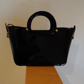 ザラ(ZARA)のZARA エナメルバッグ(ハンドバッグ)