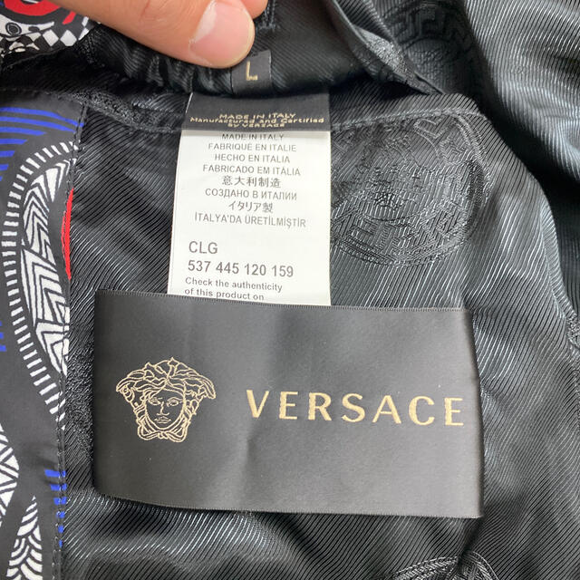 VERSACE(ヴェルサーチ)の【名作】VERSACE ナイロンジャケット メンズのジャケット/アウター(ナイロンジャケット)の商品写真