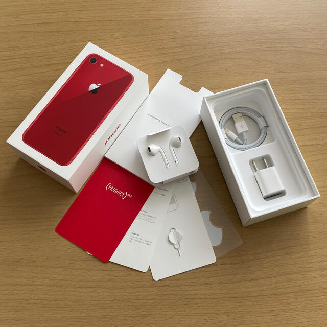 Apple(アップル)の【美品】iPhone8 PRODUCT RED 64GB SIMフリー版 スマホ/家電/カメラのスマートフォン/携帯電話(スマートフォン本体)の商品写真