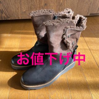 クラークス(Clarks)のクラークス（Clarks）新品スエード・ムートン使いのステキなレディースのブーツ(ブーツ)