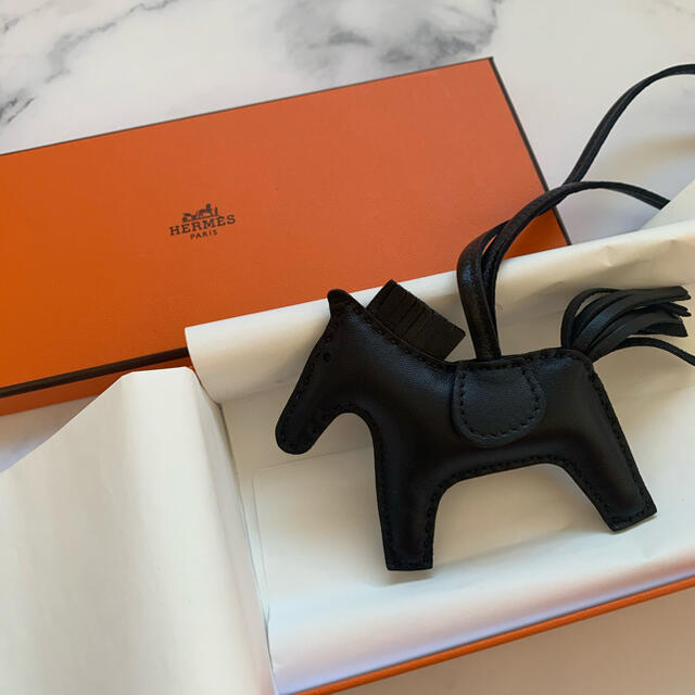 HERMES 新品 ロデオ チャーム　PMサイズ ノワール　クーポン期間のみ出品