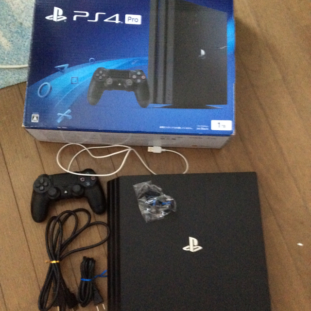 PlayStation®4 Pro ジェット・ブラック 1TB CUH-720…