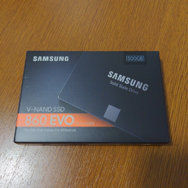 SAMSUNG(サムスン)のMZ-76E500B/IT サムスン SSD 860 EVOシリーズ 500GB スマホ/家電/カメラのPC/タブレット(PCパーツ)の商品写真