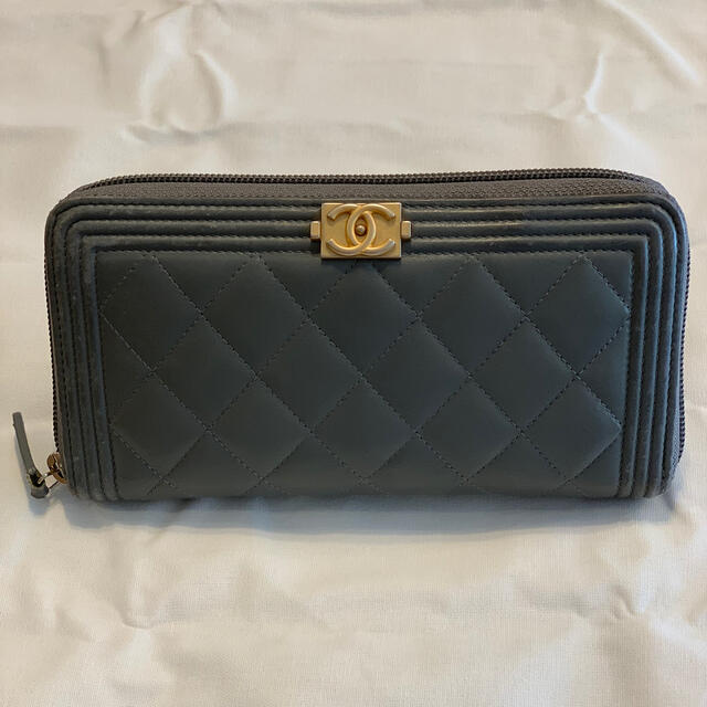 CHANEL(シャネル)のCHANEL 長財布　キルティング　人気商品　グレー レディースのファッション小物(財布)の商品写真