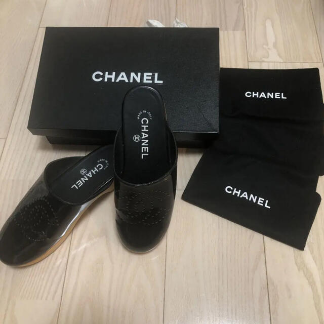 CHANEL(シャネル)の美品❗CHANEL パテント サボ CHANEL パンプス 36 CCロゴ  レディースの靴/シューズ(ハイヒール/パンプス)の商品写真