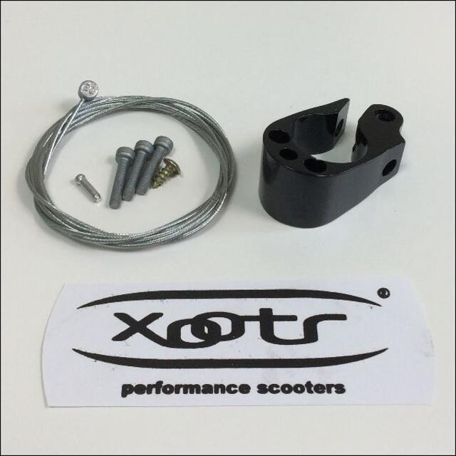 ■米国製：XOOTRキックスクー用：ハンドルクランプASSY（1個） スポーツ/アウトドアのスポーツ/アウトドア その他(スケートボード)の商品写真