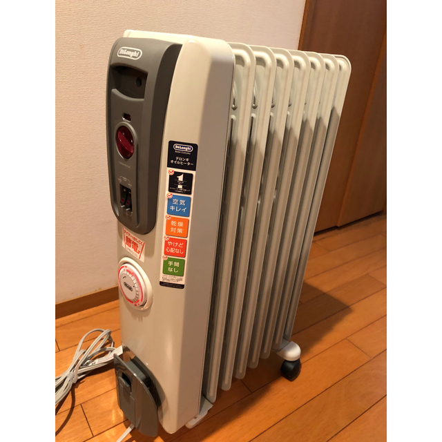 DeLonghi(デロンギ)の【超美品】DeLonghi H770812EFSN-GY スマホ/家電/カメラの冷暖房/空調(オイルヒーター)の商品写真