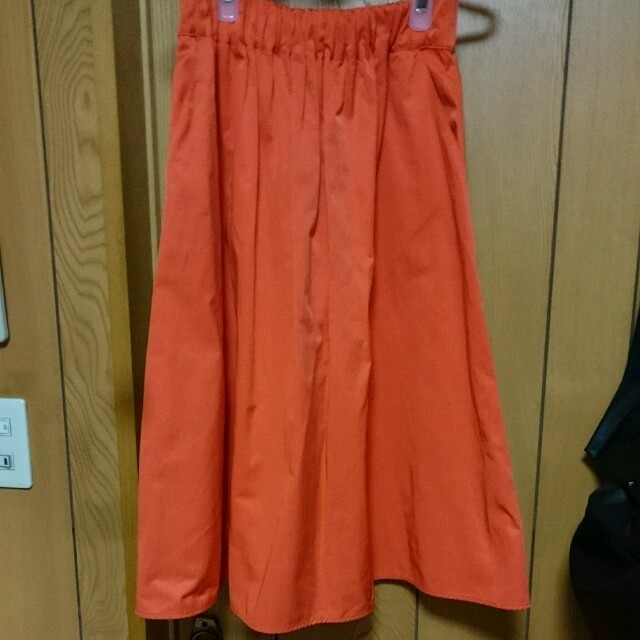 ZARA(ザラ)のZARA ミモレ丈スカート レディースのスカート(ロングスカート)の商品写真
