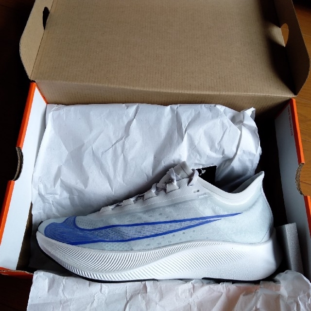 NIKE ZOOM FLY 3  28cm