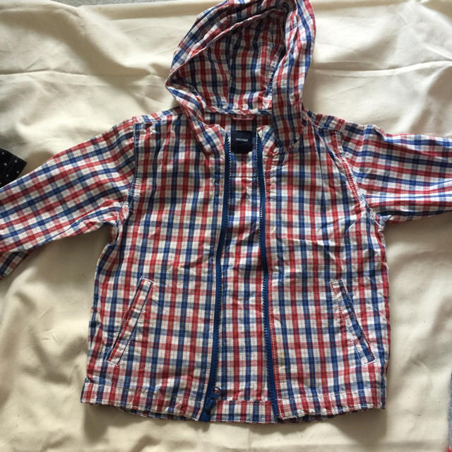 GAP(ギャップ)のギャップパーカー キッズ/ベビー/マタニティのキッズ服男の子用(90cm~)(ジャケット/上着)の商品写真