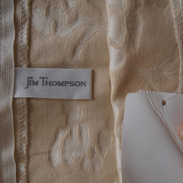Jim Thompson(ジムトンプソン)のジムトンプソン　クッションカバー　新品未使用⭐️ インテリア/住まい/日用品のインテリア小物(クッションカバー)の商品写真