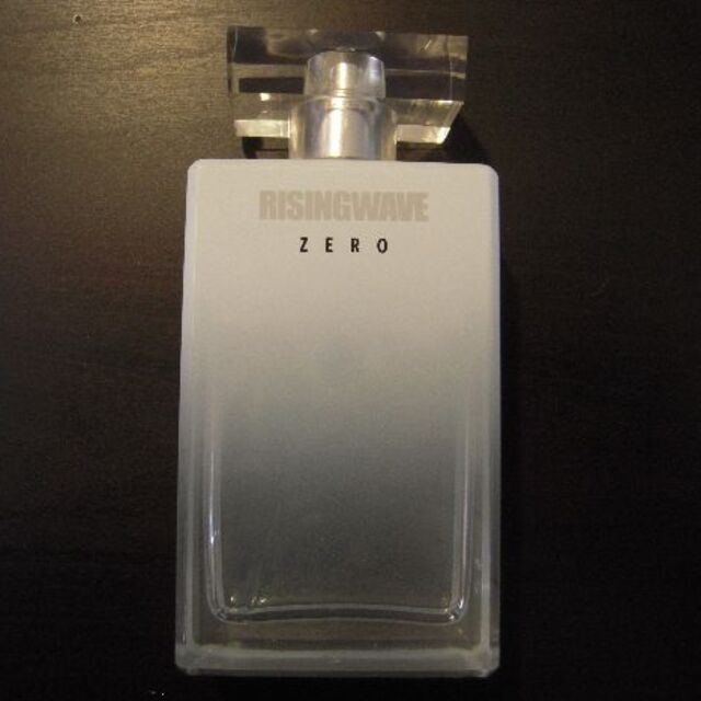 【よろずやビート様専用】RISINGWAVE ZERO 100ml コスメ/美容の香水(香水(男性用))の商品写真