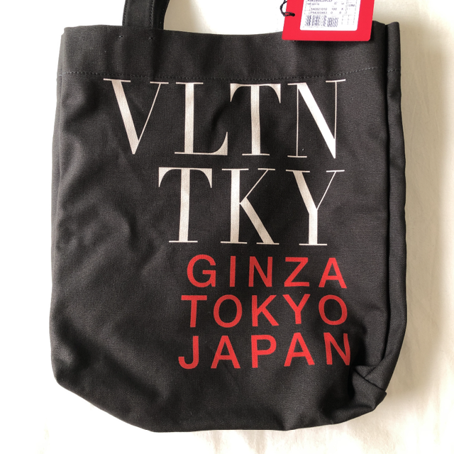 VALENTINO(ヴァレンティノ)の限定50個 ヴァレンティノ トートバッグ　スタッズ ロック TKY レディースのバッグ(トートバッグ)の商品写真