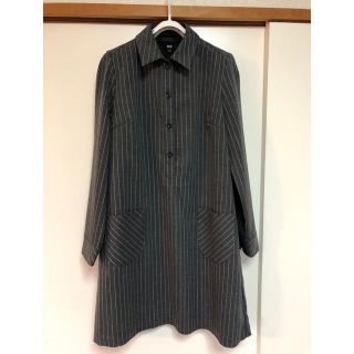 ユニクロ(UNIQLO)のUNIQLO  ワンピース　ストライプ　グレー　スペアボタン付き(ひざ丈ワンピース)