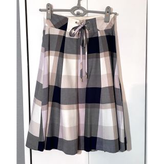 バーバリーブルーレーベル(BURBERRY BLUE LABEL)のクレストブリッジチェックエアリーツイルスカート(ひざ丈スカート)