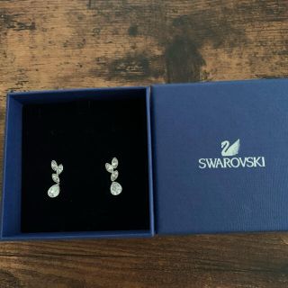 スワロフスキー(SWAROVSKI)のスワロフスキー　ピアス(ピアス)