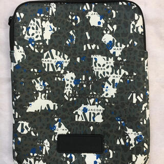 マークバイマークジェイコブス(MARC BY MARC JACOBS)の【MARC BY MARC JACOBS】 iPad タブレット用ケース・バッグ(iPadケース)