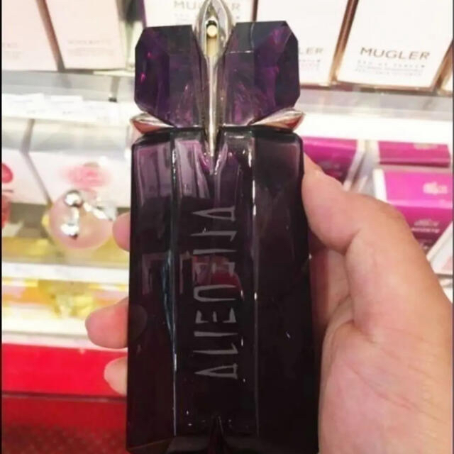 Thierry Mugler ALIEN 90ml  CHANEL GUCCI コスメ/美容の香水(香水(女性用))の商品写真