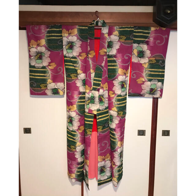 アンティーク着物 紫地に花 レディースの水着/浴衣(着物)の商品写真