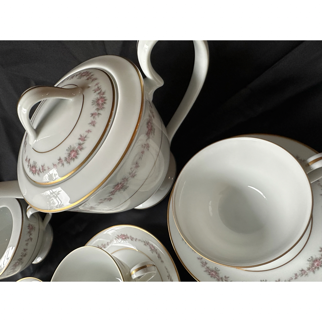 Noritake(ノリタケ)の未使用　ノリタケ　カップ&ソーサー　ポット　クリーマー　シュガー 新品　箱無し インテリア/住まい/日用品のキッチン/食器(食器)の商品写真